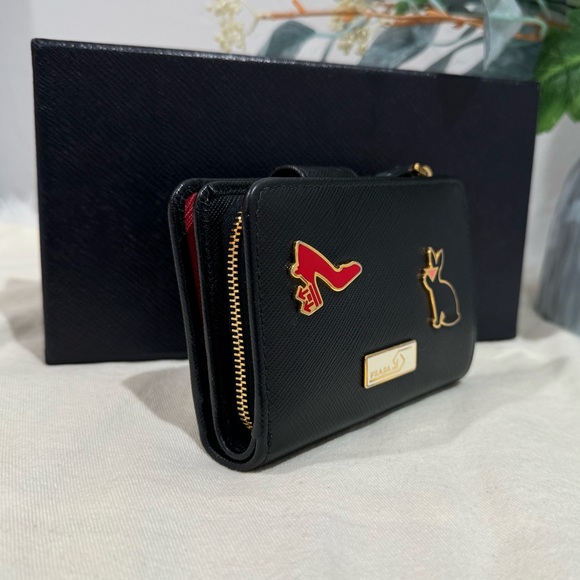 EUC✨PRADA Limited Edition Bifold Saffiano Wallet - Picture 5 of 15